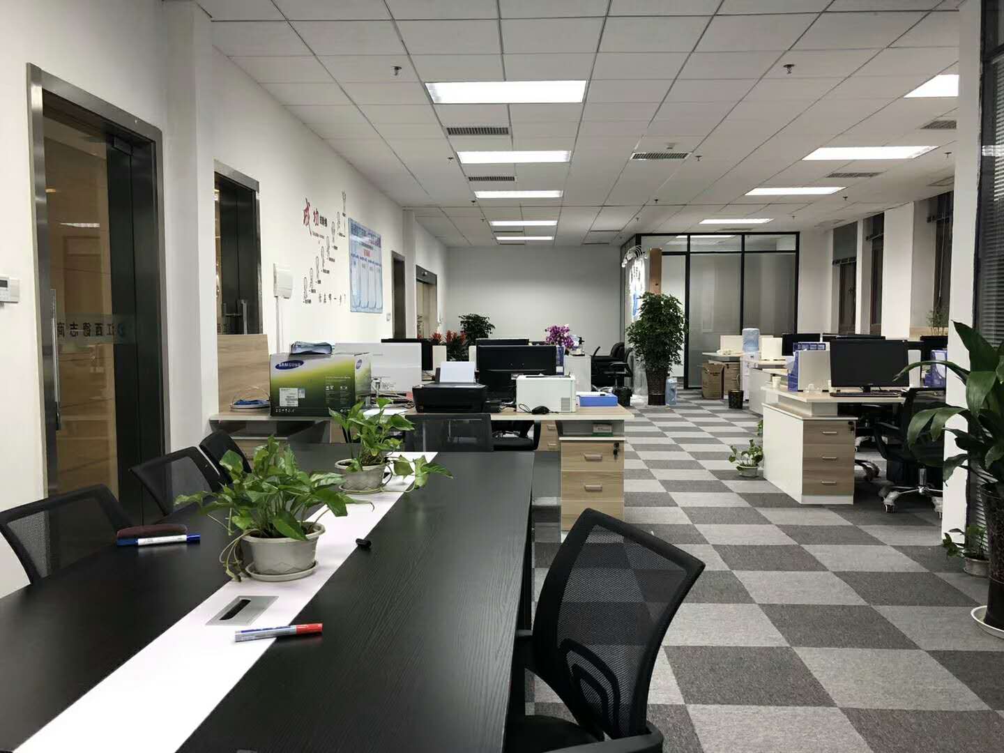 江西德志商務(wù)信息咨詢有限公司 您的專業(yè)資質(zhì)管家與商務(wù)信息咨詢伙伴